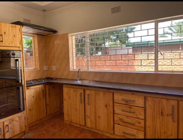 3 BEDROOM PROPERTY TO RENT IN CHROOM PARK